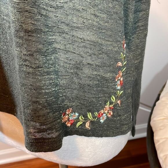 Akemi and Kin for Anthropologie blouse - Picture 4 of 11